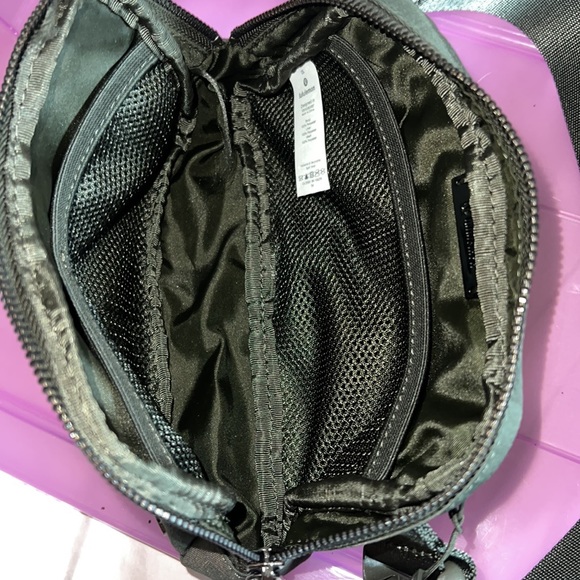 Lululemon - Picture 3 of 8